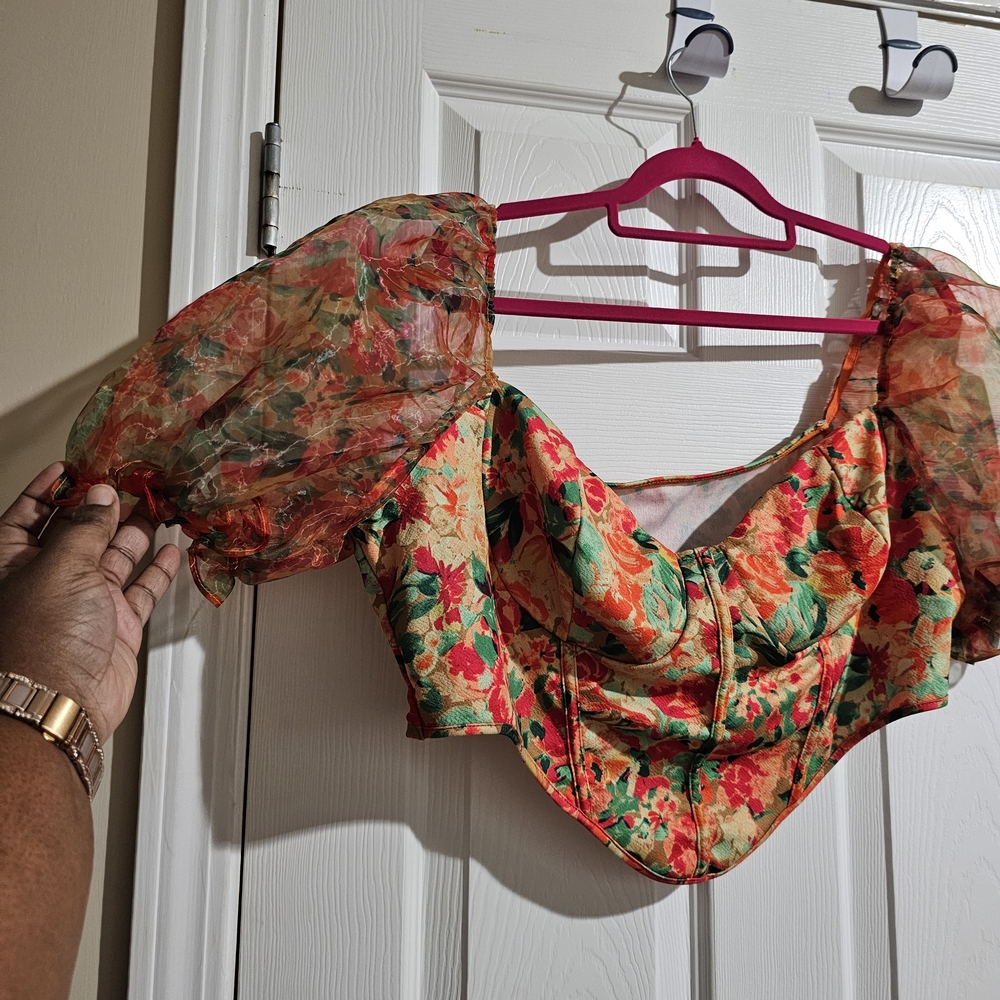 Floral Puff Sleeve Crop Top